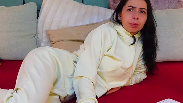 SarraRose online show from 02.25.25