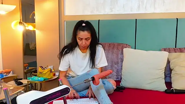 SarraRose online show from 03.14.25