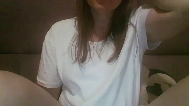 Snapshot of Sladkiegubki chatting on 02.19.25 Sladkiegubki online show from 02.19.25