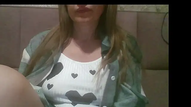 Snapshot of Sladkiegubki chatting on 09.24.25 Sladkiegubki online show from 09.24.25