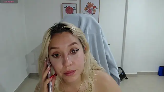 Snapshot of Dahlia__espresso chatting on 01.02.25 Dahlia  espresso online show from 01.02.25