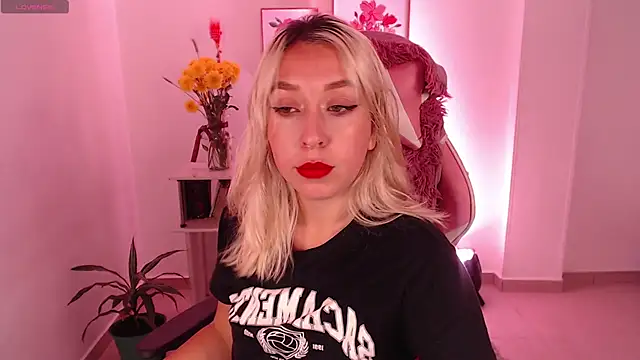 Snapshot of Dahlia__espresso chatting on 01.04.25 Dahlia  espresso online show from 01.04.25