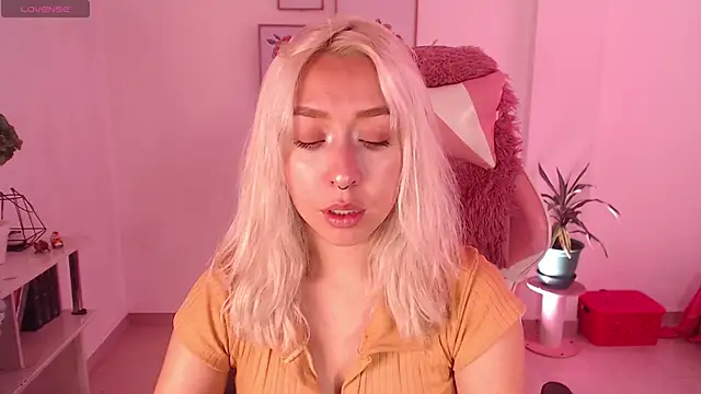 Snapshot of Dahlia__espresso chatting on 02.12.25 Dahlia  espresso online show from 02.12.25