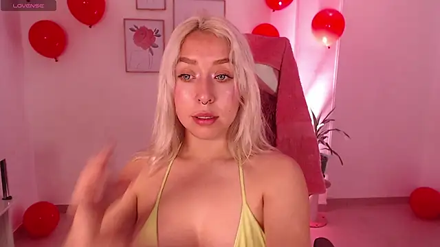 Snapshot of Dahlia__espresso chatting on 02.19.25 Dahlia  espresso online show from 02.19.25