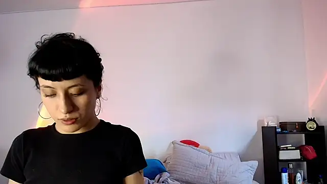 anika lowen02 online show from 02.26.25