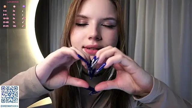 EvelyynLopez online show from 12.14.24