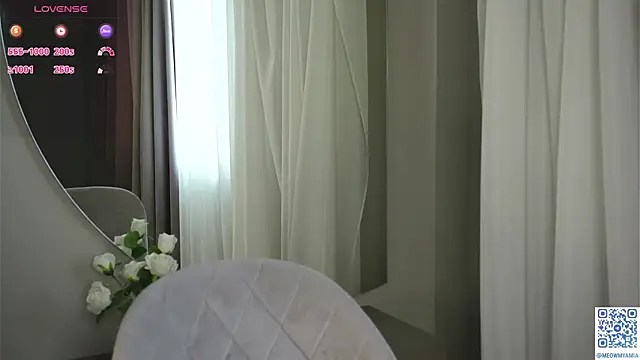 EvelyynLopez online show from 02.14.25