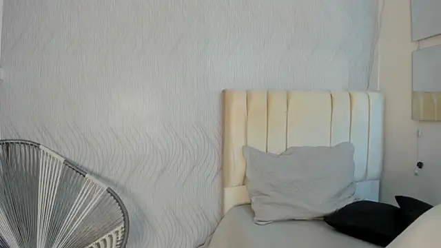 Snapshot of miranda_villa chatting on 02.23.25 miranda villa online show from 02.23.25