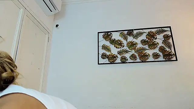 Snapshot of miranda_villa chatting on 03.16.25 miranda villa online show from 03.16.25