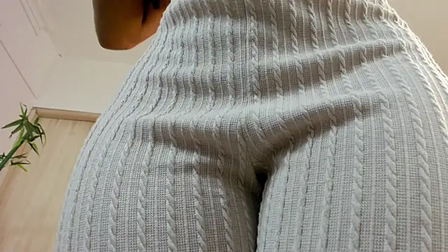 Snapshot of miranda_villa chatting on 09.16.25 miranda villa online show from 09.16.25