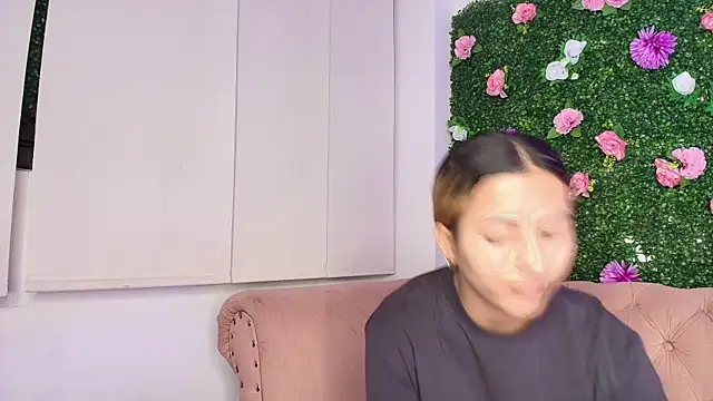 Snapshot of miranda_villa chatting on 09.23.25 miranda villa online show from 09.23.25