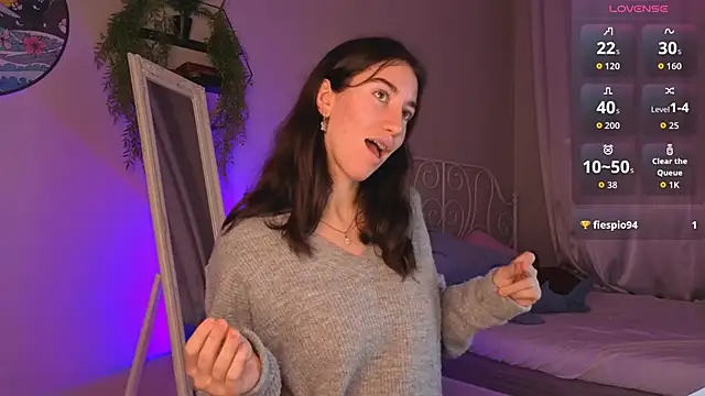 Snapshot of Belle_Via chatting on 09.20.25 Belle Via online show from 09.20.25