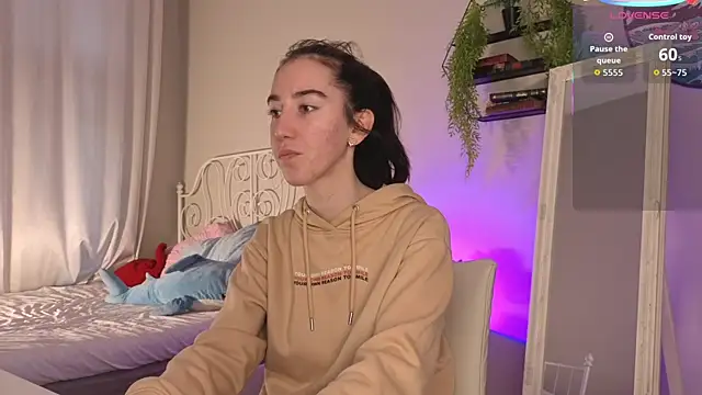 Snapshot of Belle_Via chatting on 09.22.25 Belle Via online show from 09.22.25