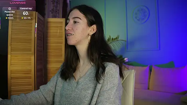 Snapshot of Belle_Via chatting on 10.23.25 Belle Via online show from 10.23.25