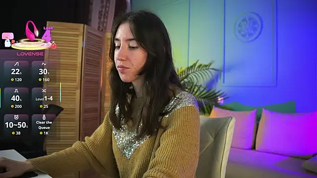 Snapshot of Belle_Via chatting on 10.30.25 Belle Via online show from 10.30.25