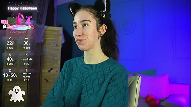 Snapshot of Belle_Via chatting on 10.31.25 Belle Via online show from 10.31.25