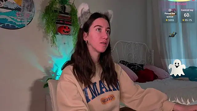 Snapshot of Belle_Via chatting on 11.02.25 Belle Via online show from 11.02.25