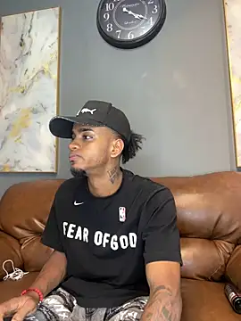 AaronCruz  online show from 01.24.25