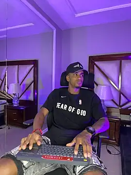 AaronCruz  online show from 02.10.25