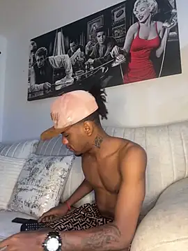 AaronCruz  online show from 02.14.25