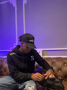 AaronCruz  online show from 02.27.25