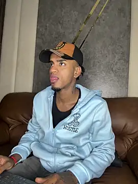 AaronCruz  online show from 03.03.25