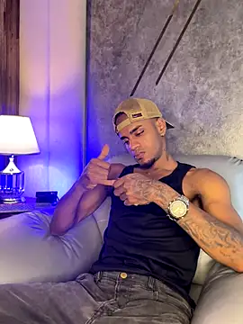 AaronCruz  online show from 09.17.25