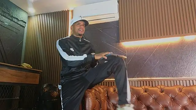 AaronCruz  online show from 05.13.26