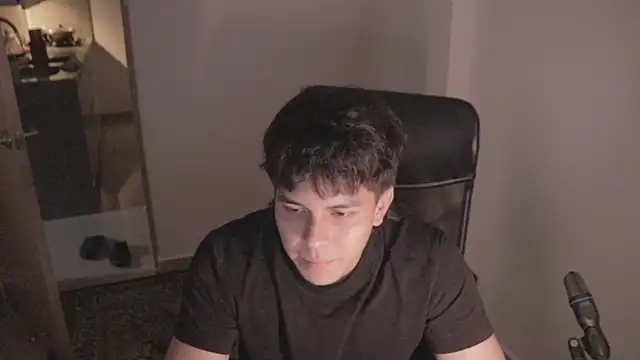 Snapshot of Tony_Hoffa chatting on 09.26.25 Tony Hoffa online show from 09.26.25