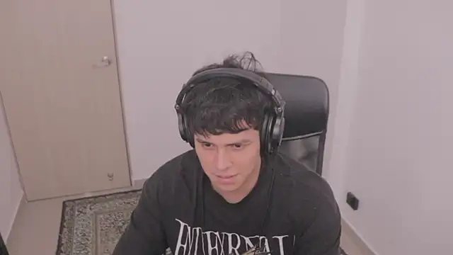 Snapshot of Tony_Hoffa chatting on 09.26.25 Tony Hoffa online show from 09.26.25