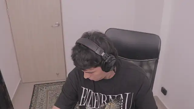 Snapshot of Tony_Hoffa chatting on 10.03.25 Tony Hoffa online show from 10.03.25