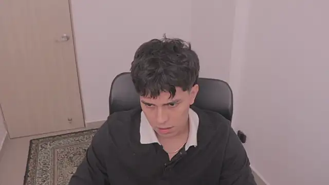 Snapshot of Tony_Hoffa chatting on 10.05.25 Tony Hoffa online show from 10.05.25