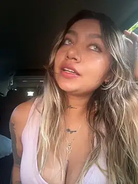 amanda-medrano1 online show from 12.15.25