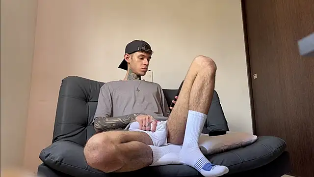 Snapshot of Saturno_v chatting on 03.19.25 Saturno v online show from 03.19.25