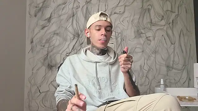 Snapshot of Saturno_v chatting on 10.11.25 Saturno v online show from 10.11.25