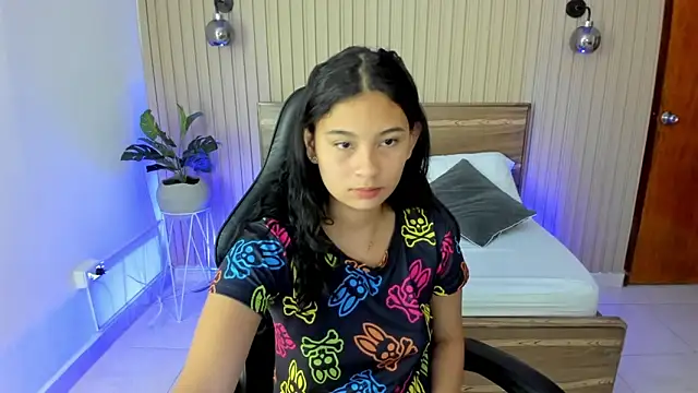 Snapshot of melody_flowers chatting on 01.07.25 melody flowers online show from 01.07.25