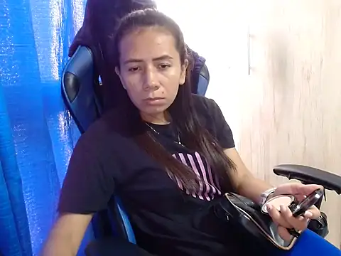 Snapshot of Erotic_latina chatting on 03.18.25 Erotic latina online show from 03.18.25