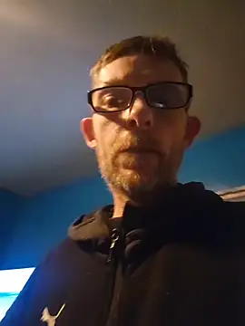 Snapshot of MysteriousFire23 chatting on 11.26.25 MysteriousFire23 online show from 11.26.25