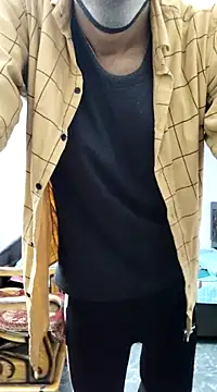 Snapshot of Habibi_big_b chatting on 12.29.24 Habibi big b online show from 12.29.24