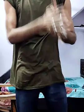 Snapshot of Habibi_big_b chatting on 12.31.24 Habibi big b online show from 12.31.24