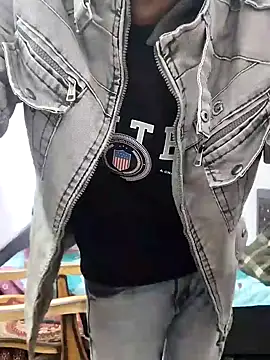 Snapshot of Habibi_big_b chatting on 01.06.25 Habibi big b online show from 01.06.25