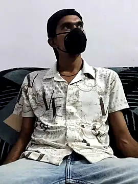 Snapshot of Habibi_big_b chatting on 03.05.25 Habibi big b online show from 03.05.25