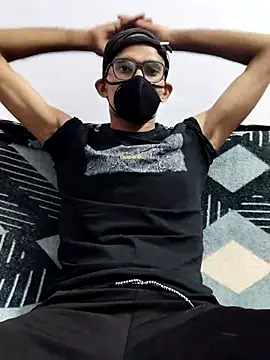 Snapshot of Habibi_big_b chatting on 03.14.25 Habibi big b online show from 03.14.25