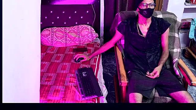 Snapshot of Habibi_big_b chatting on 09.08.25 Habibi big b online show from 09.08.25