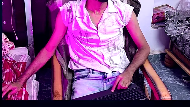 Snapshot of Habibi_big_b chatting on 09.09.25 Habibi big b online show from 09.09.25