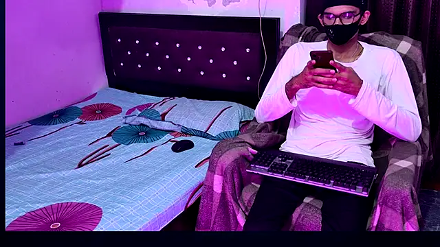 Snapshot of Habibi_big_b chatting on 09.12.25 Habibi big b online show from 09.12.25