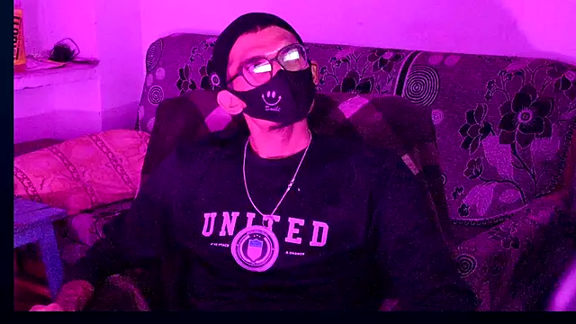 Snapshot of Habibi_big_b chatting on 10.21.25 Habibi big b online show from 10.21.25