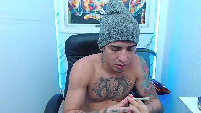 Snapshot of targuerian22 chatting on 09.21.25 targuerian22 online show from 09.21.25