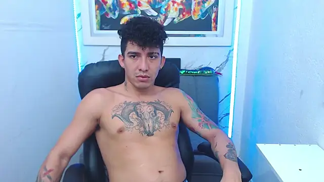 Snapshot of targuerian22 chatting on 10.17.25 targuerian22 online show from 10.17.25