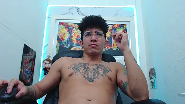 Snapshot of targuerian22 chatting on 10.24.25 targuerian22 online show from 10.24.25